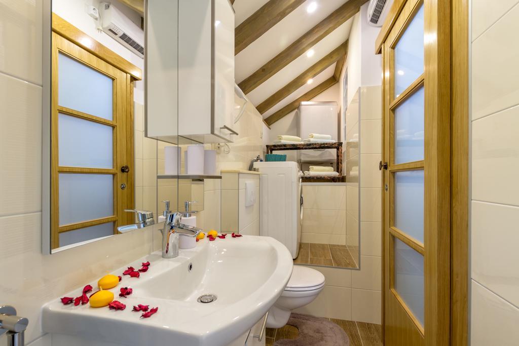 Romansa Apartmán *